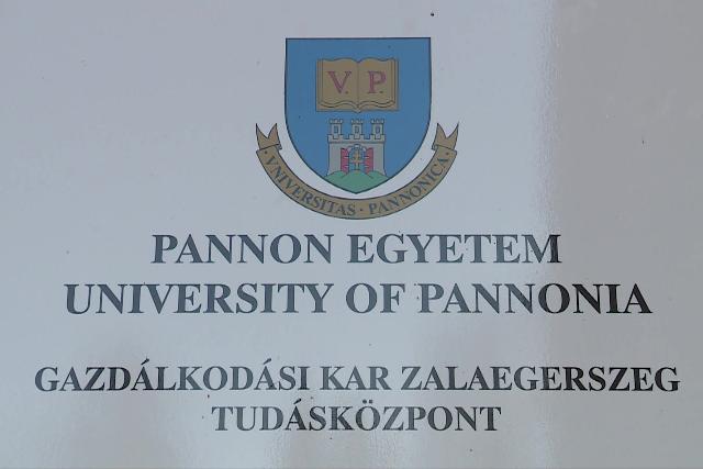 Hagyomány és innováció a felsőoktatási képzésekben Hagyomány és innováció a felsőoktatási képzésekben
