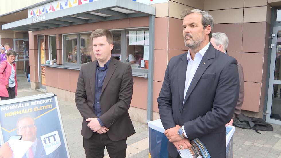 Sajtótájékoztatót tartott a Jobbik Sajtótájékoztatót tartott a Jobbik