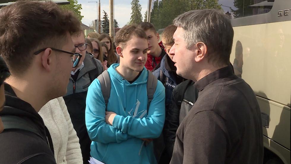 Közel 100 zalaegerszegi diák találkozhat Ferenc pápával Közel 100 zalaegerszegi diák találkozhat Ferenc pápával