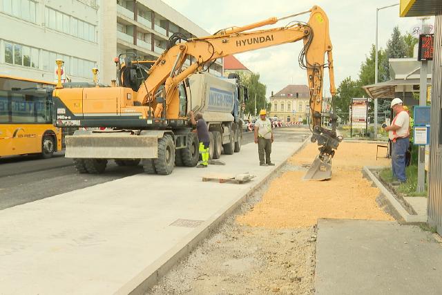 Szeptember végére befejeződik a Kosztolányi utca átépítése Szeptember végére befejeződik a Kosztolányi utca átépítése