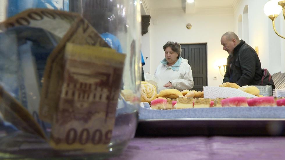 Több mint kétmillió forint gyűlt össze a sütikből Több mint kétmillió forint gyűlt össze a sütikből