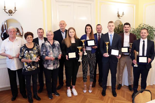 Az elmlt szezon legjobbjait djazta a megyei szvetsg