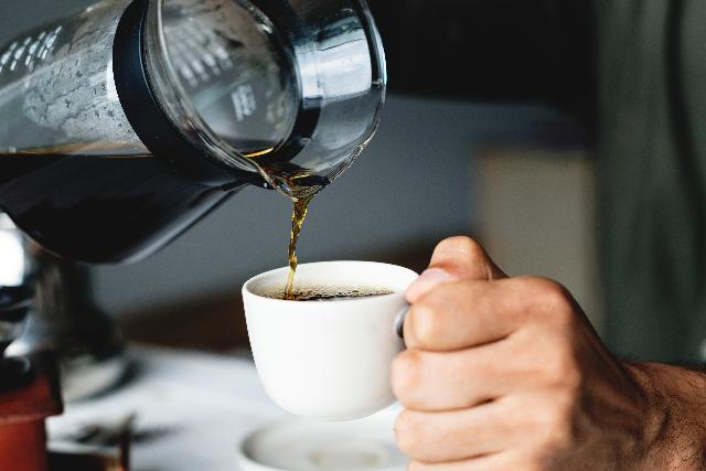 Minden harmadik fogyaszt rendszeresen iszik koffeinmentes kvt egy elemzs szerint