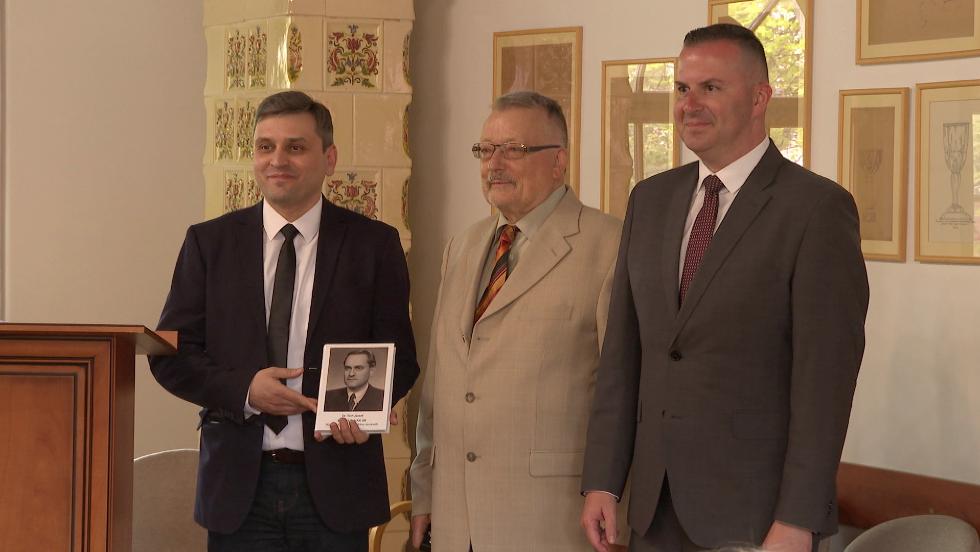 Megjelent Tóth József első életrajzi kötete Megjelent Tóth József első életrajzi kötete