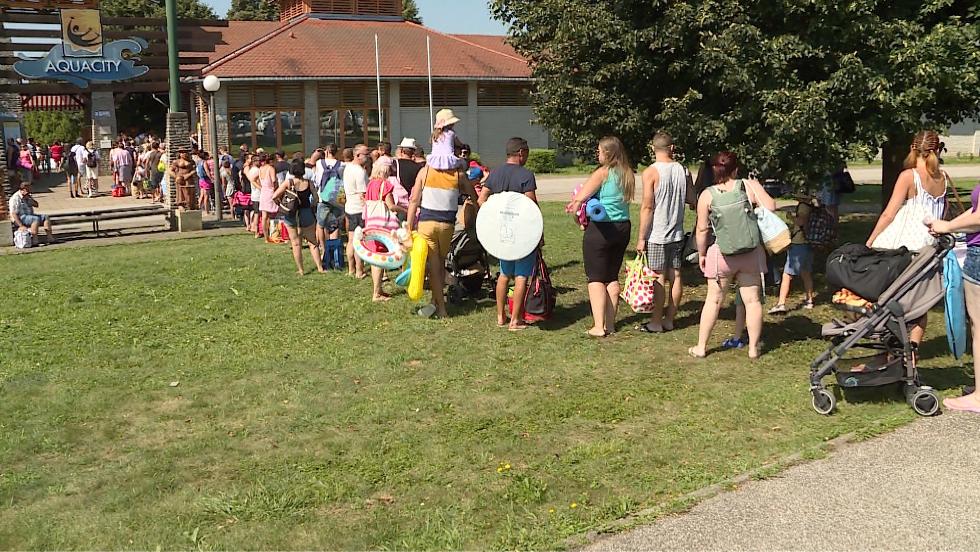 Hőségriadó - Zalaegerszegen is megteltek a strandok Hőségriadó - Zalaegerszegen is megteltek a strandok