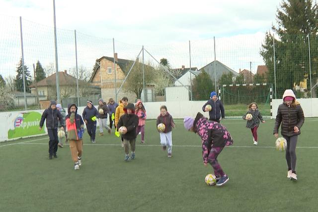 Sportágválasztót tartottak az Öveges-iskolában Sportágválasztót tartottak az Öveges-iskolában