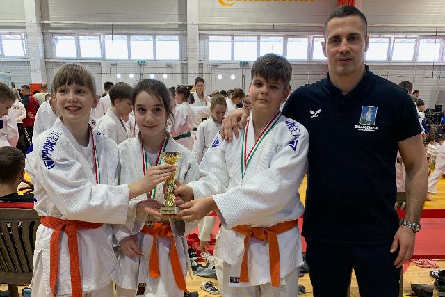 �rmekkel t�rtek haza a zalaegerszegi jud�sok a m�rahalmi versenyr�l