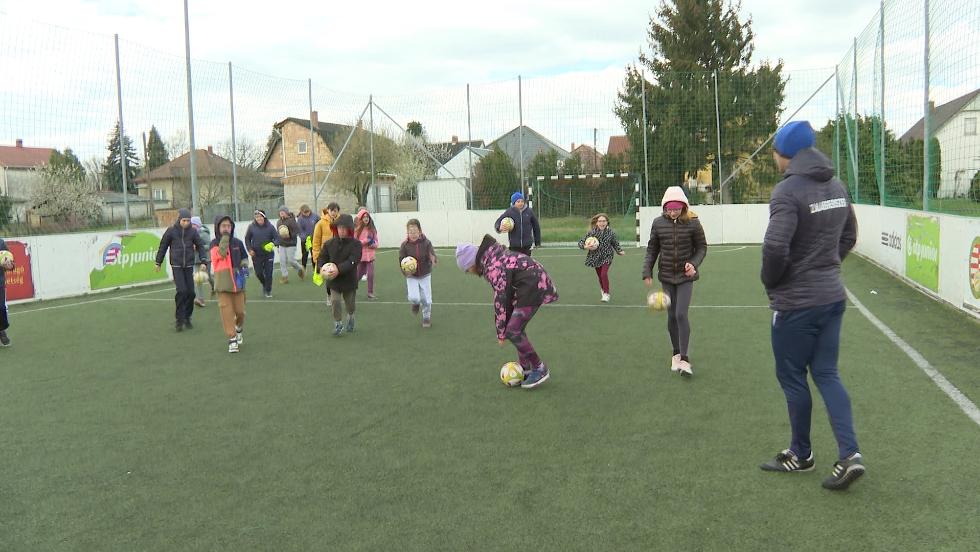 Sportágválasztót tartottak az Öveges-iskolában Sportágválasztót tartottak az Öveges-iskolában