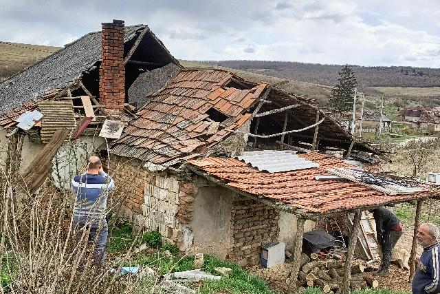 Munkában a Tetőkommandó Munkában a Tetőkommandó