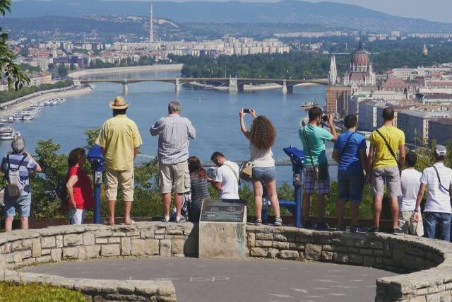 Áprilistól újra kell fizetni a turizmusfejlesztési hozzájárulást Áprilistól újra kell fizetni a turizmusfejlesztési hozzájárulást
