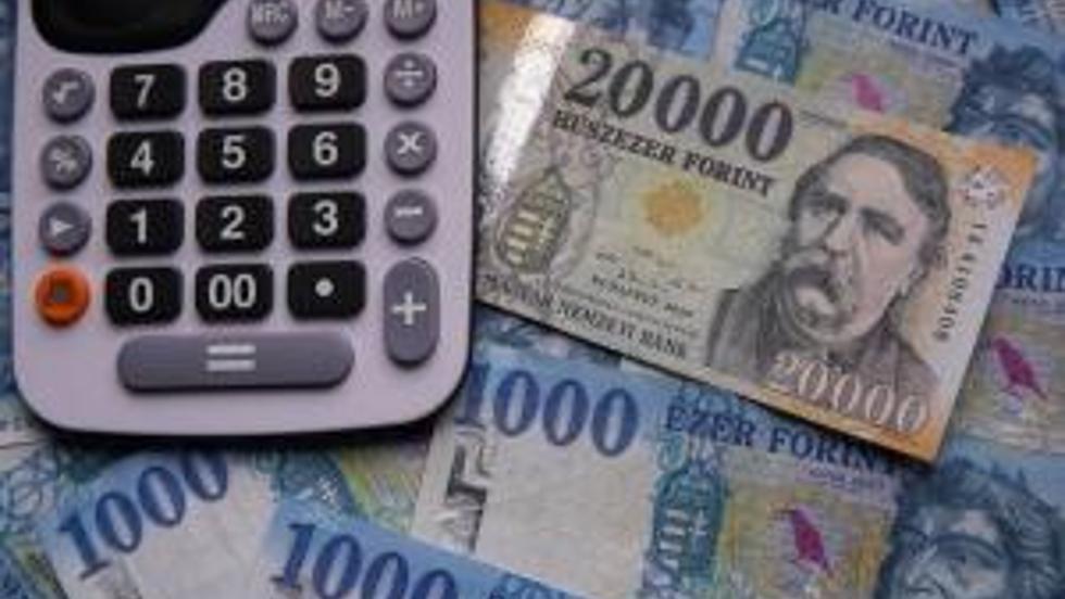 Május 1-ig tíz bank emeli meg számlaköltségeit a tavalyi infláció miatt Május 1-ig tíz bank emeli meg számlaköltségeit a tavalyi infláció miatt