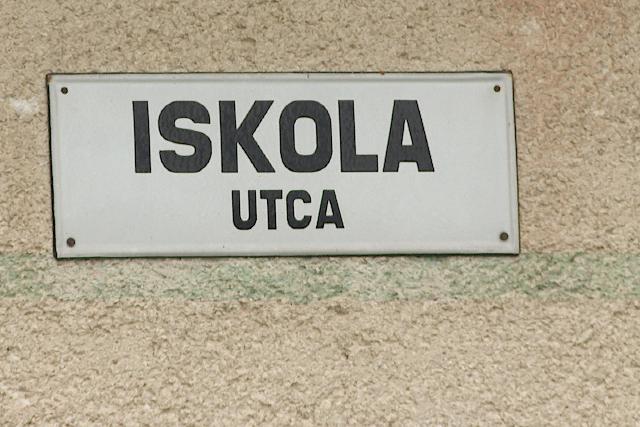 Megújult az Iskola utca Megújult az Iskola utca