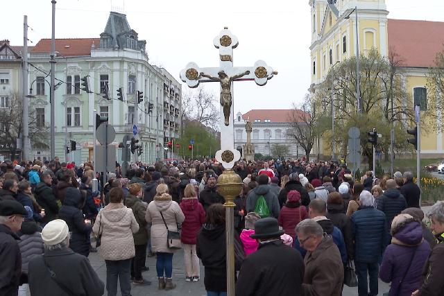 Keresztton - Jzus Krisztus knszenvedsre s kereszthallra emlkeztek 