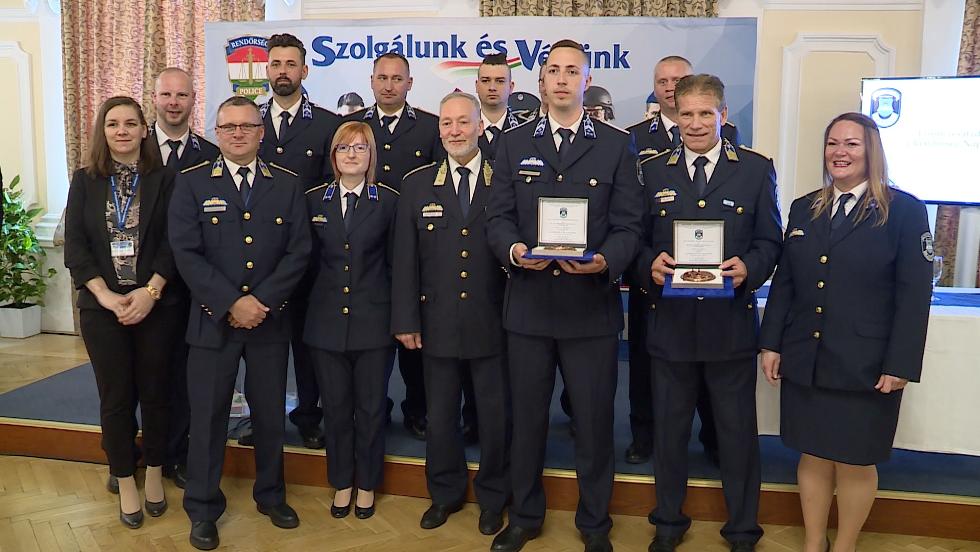 Közel 60 zalai rendőr munkáját ismerték el a zalaegerszegi Díszteremben Közel 60 zalai rendőr munkáját ismerték el a zalaegerszegi Díszteremben