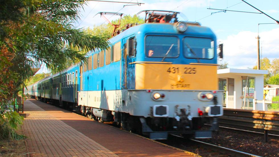 Kigyulladt a Budapestről Zalaegerszegre tartó Göcsej InterCity mozdonya Kigyulladt a Budapestről Zalaegerszegre tartó Göcsej InterCity mozdonya