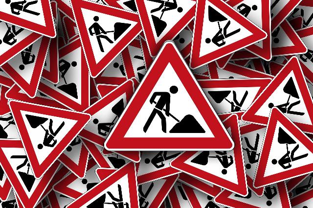 Újabb munkák a Kosztolányi utcában Újabb munkák a Kosztolányi utcában