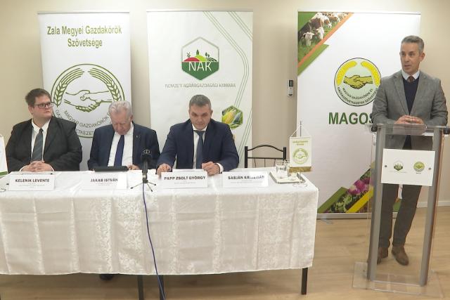 Aláírást gyűjt a NAK és a MAGOSZ Aláírást gyűjt a NAK és a MAGOSZ