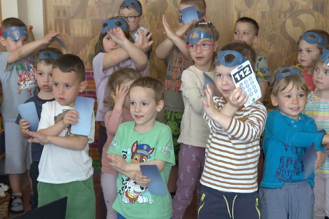 Megtartott�k a Meseh�s k�pz�s z�r�rendezv�ny�t a Pet�fi utcai Tag�vod�ban