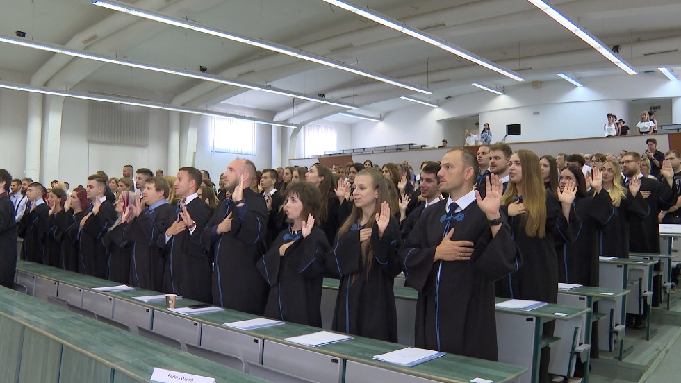 Diplomaátadó ünnepséget tartottak a PE Zalaegerszegi Egyetemi Központjában Diplomaátadó ünnepséget tartottak a PE Zalaegerszegi Egyetemi Központjában