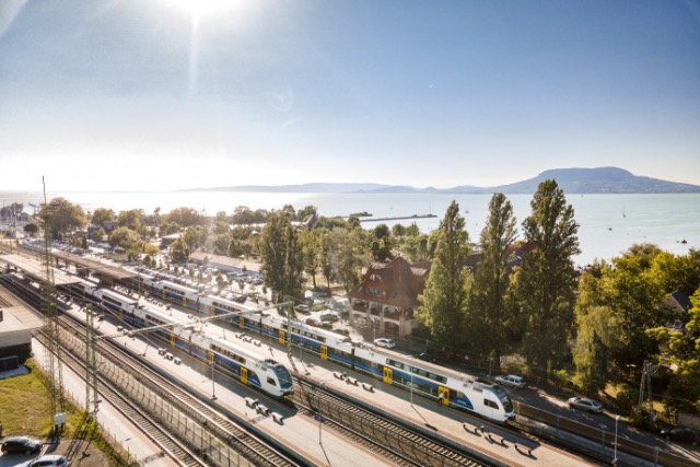 Hétvégén indul a MÁV-Volán-csoport főszezoni menetrendje Hétvégén indul a MÁV-Volán-csoport főszezoni menetrendje