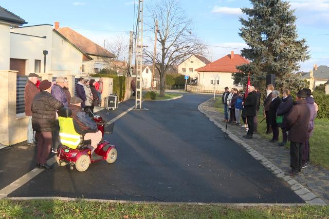 Koszorúzással tisztelegtek az áldozatok előtt Koszorúzással tisztelegtek az áldozatok előtt