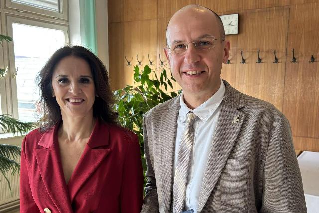 j igazgat a Keszthelyi Krhz ln