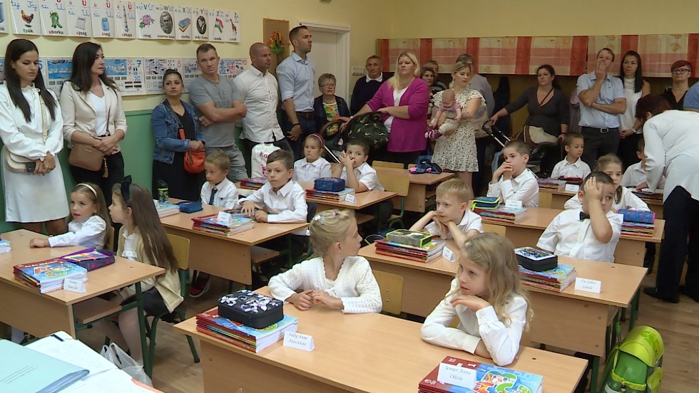 Elkezddtt a tanv – Zalaegerszegen 6000-en ltek vissza az iskolapadokba