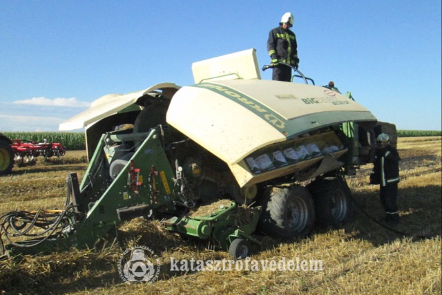 Kigyulladt egy b�l�z�g�p Zalav�ron 