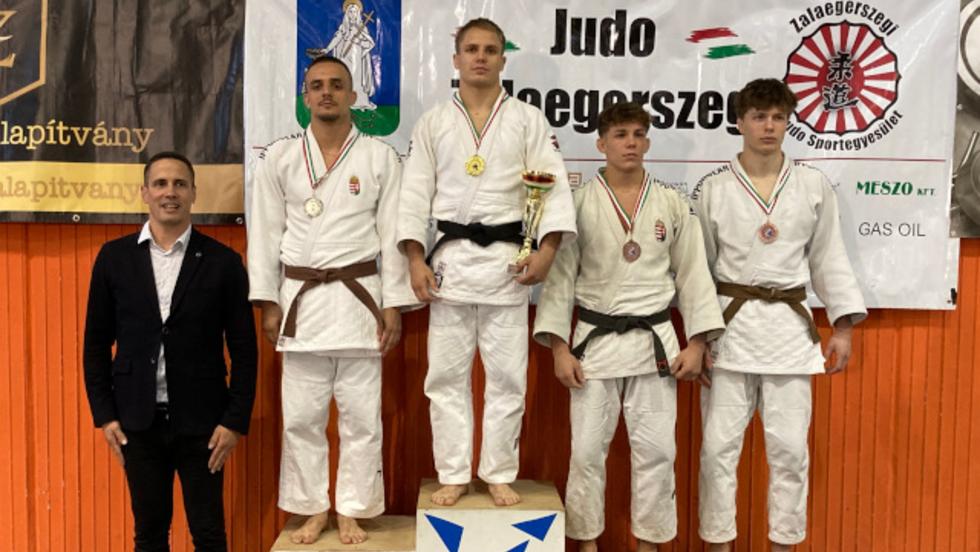 Bronzérem a hazai tatamin: Mátéffy Gábor dobogóra állhatott az ob-n
Bronzérem a hazai tatamin: Mátéffy Gábor dobogóra állhatott az ob-n
