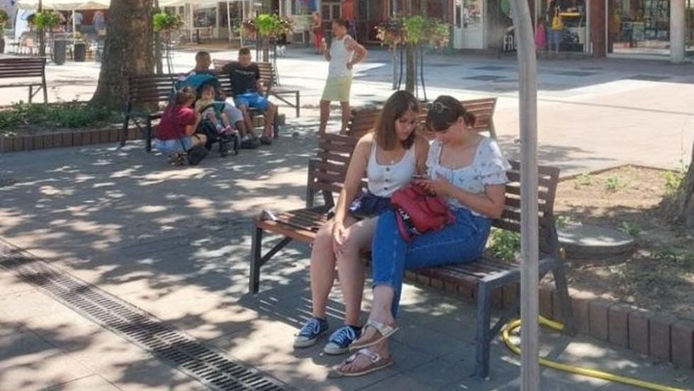Mi értelme a rongálásnak? Hetente hússzor javítják a Dísz téri párakaput Mi értelme a rongálásnak? Hetente hússzor javítják a Dísz téri párakaput