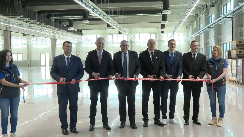 Csarnokot avattak – elkészült a EuropTec Kft. új fejlesztése Csarnokot avattak – elkészült a EuropTec Kft. új fejlesztése