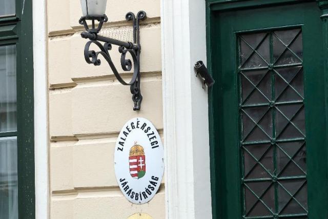 Emberölési kísérlet Eszteregnyén: elrendelték a gyanúsított letartóztatását Emberölési kísérlet Eszteregnyén: elrendelték a gyanúsított letartóztatását