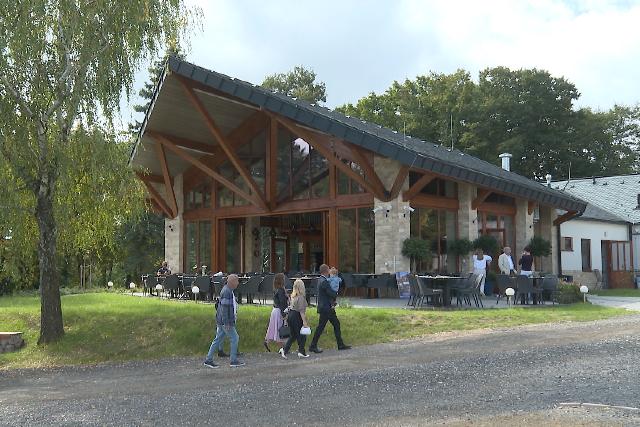 Az Év háza verseny közönségdíjasa a Fehér Hattyú Bisztró Az Év háza verseny közönségdíjasa a Fehér Hattyú Bisztró