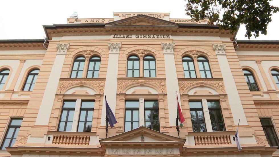 El�kel� helyen v�gzett a Zalaegerszegi Zr�nyi Mikl�s Gimn�zium a HVG-rangsor�ban