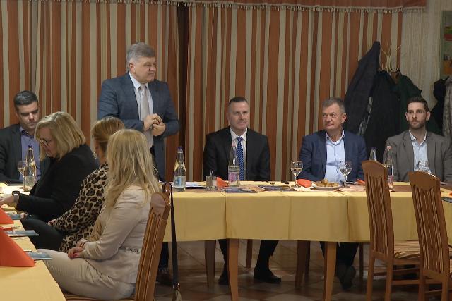 �v�rt�kel� a v�llalkoz�i klubban