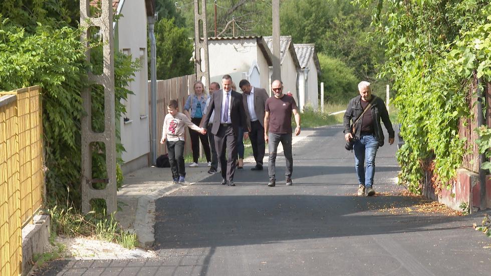 Meg�jult a Nefelejcs utca