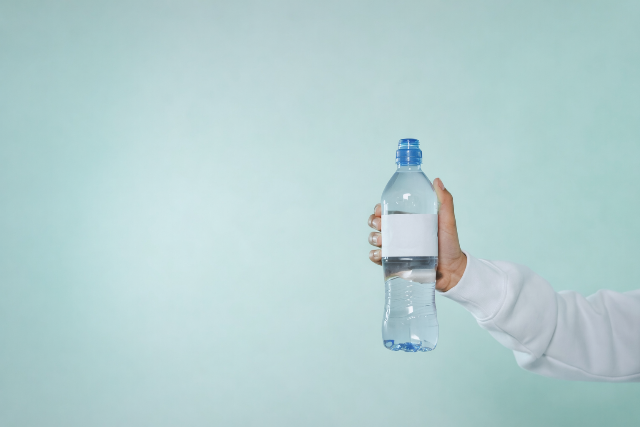 A vizespalackban t�bb bakt�rium lehet, mint egy WC-�l�k�n