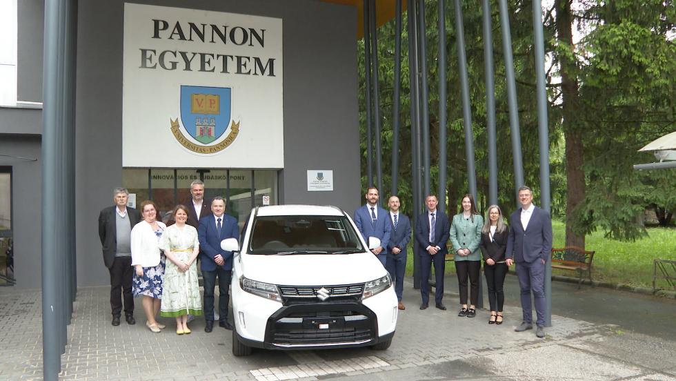 Új autóval bővült a Pannon Egyetem zalaegerszegi központja Új autóval bővült a Pannon Egyetem zalaegerszegi központja