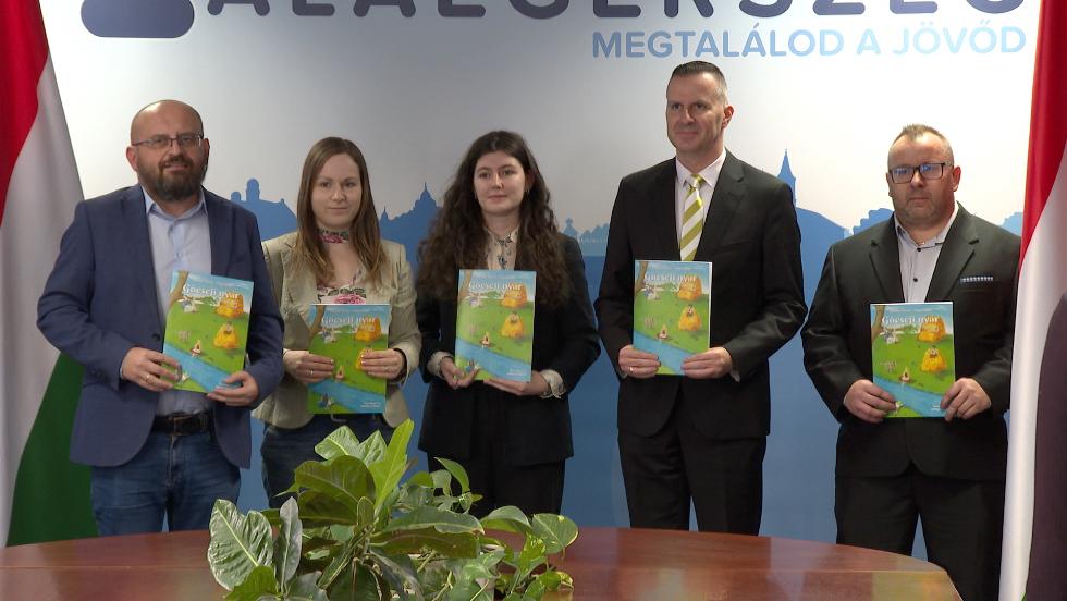 Megjelent a Gcseji nyr – Bemutattk a legjabb messknyvet 