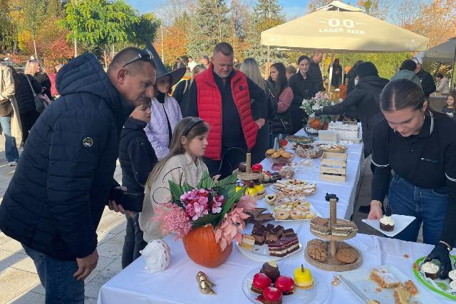 Jótékonysági sütivásár Zalakaroson: 250 ezer forinttal támogatják a Bogáncs Állatvédő Egyesületet Jótékonysági sütivásár Zalakaroson: 250 ezer forinttal támogatják a Bogáncs Állatvédő Egyesületet