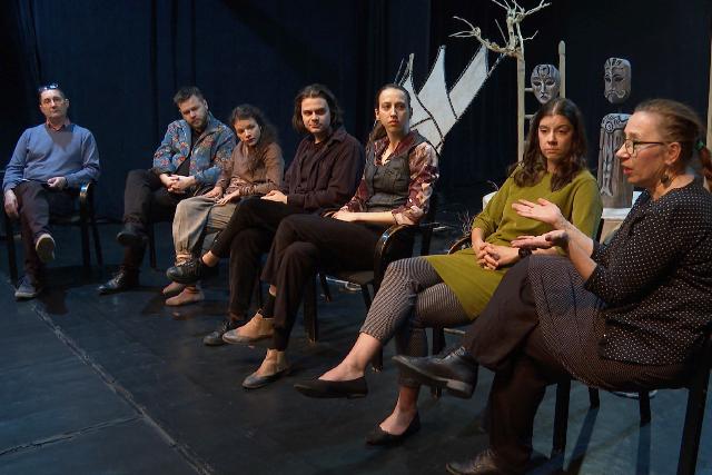 Szombaton b�bsz�nh�z! – k�t premierrel k�sz�lnek