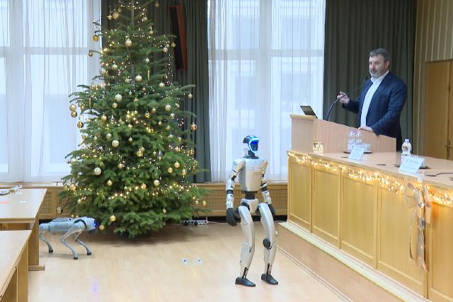 llamigazgatsi kollgium – Napirenden a mestersges intelligencia