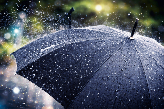 Szaharai porral egy�tt j�n az es�