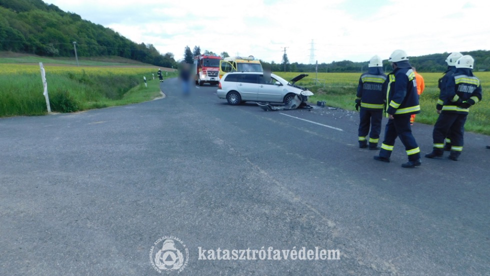 Összeütközött két gépkocsi Tornyiszentmiklós térségében Összeütközött két gépkocsi Tornyiszentmiklós térségében