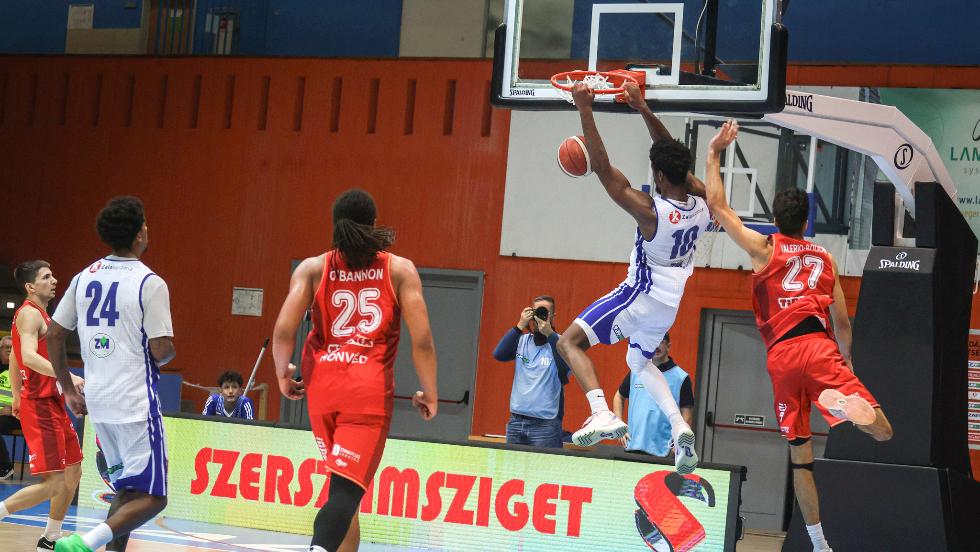 Megvan az első hazai győzelem – magabiztos játékkal múlta felül a Honvédot a ZTE
Megvan az első hazai győzelem – magabiztos játékkal múlta felül a Honvédot a ZTE