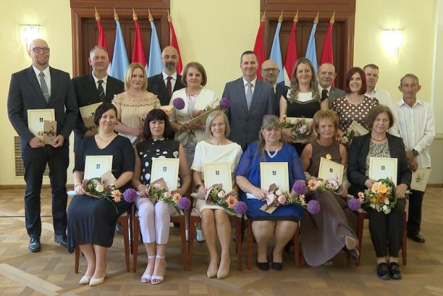 Pedagógusnapon köszöntötték a kiváló szakembereket Pedagógusnapon köszöntötték a kiváló szakembereket