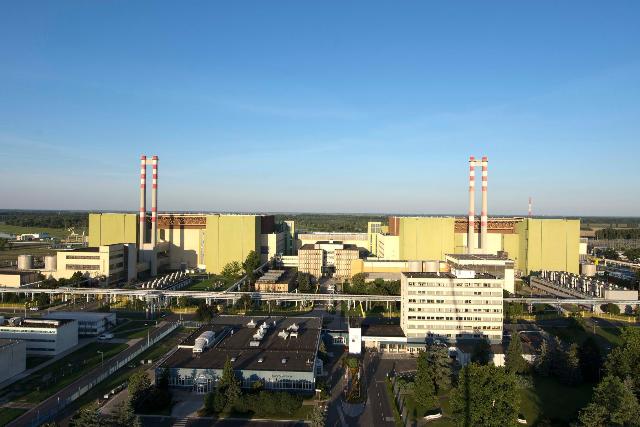 Magyar P�ter: M�r h�tv�g�n le�llhat a Paksi Atomer�m�, �s �jra termelhet a Dunamenti Er�m�