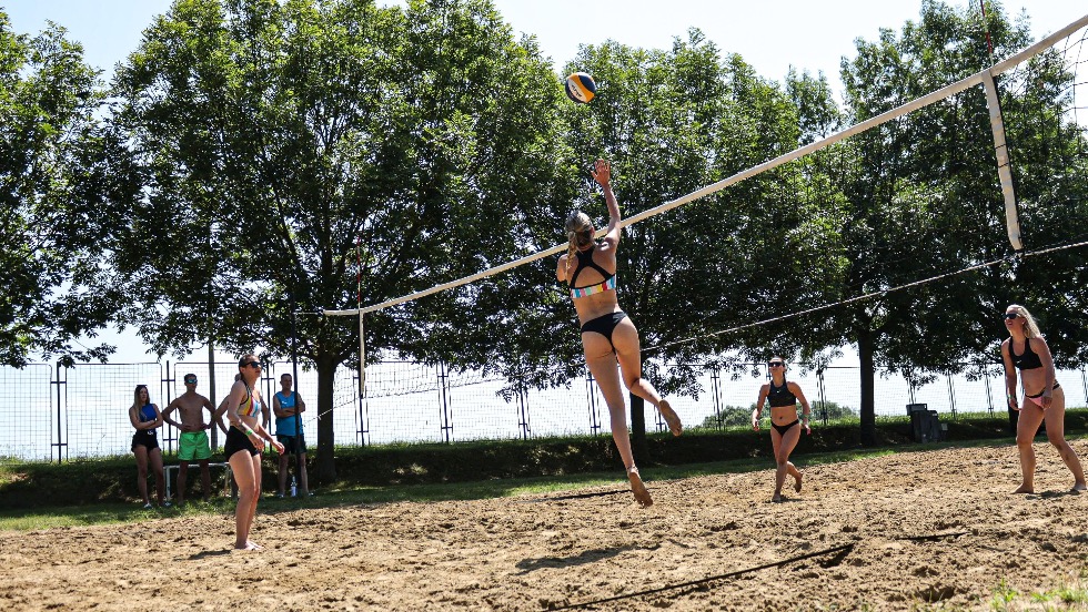 Erős és nívós mezőny versenyzett az AquaCity Strandröplabda Bajnokság második fordulójában Erős és nívós mezőny versenyzett az AquaCity Strandröplabda Bajnokság második fordulójában