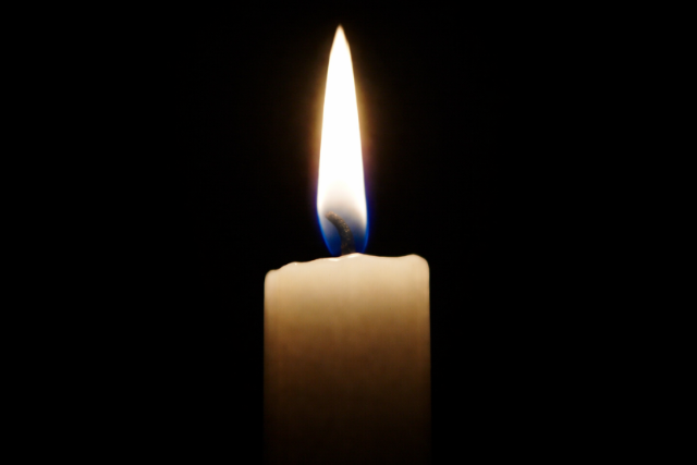 Elhunyt Feny� Mikl�s