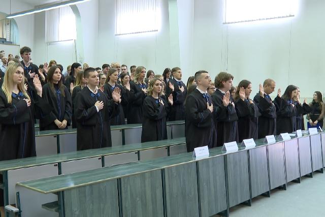 Diploma�tad�: versenyk�pes tud�ssal a munkaer�piacra 